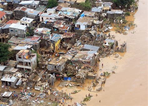 typhoon ondoy philippines 2009.